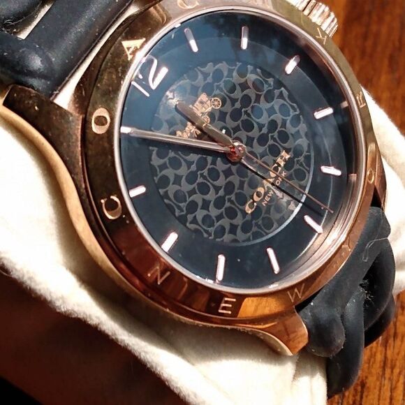 Coach Maddy Watch Black with Black Rubber Strap - Picture 3 of 8